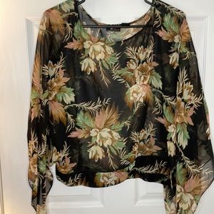 Flowy long sleeve blouse